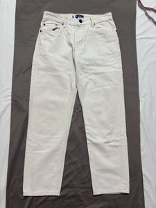 Off-White Straight Jeans and Plaid Flannel shirt