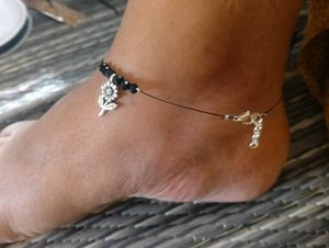Black Bead Flower Anklet