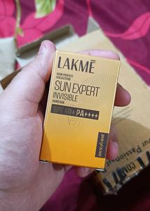Lakme Sun Expert Invisible Sunstick