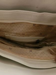 Stylish Elegant White Handbag, Great for travel