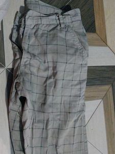 Au Perfect Checkered Pants
