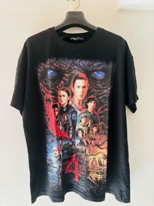 Fb sister Size M :- strangers thing printed aesthe