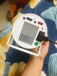 Brand New Portable Projector with Inbuilt Speaker