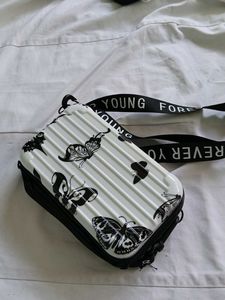 White And Black Butterfly Print Slingbag 👜