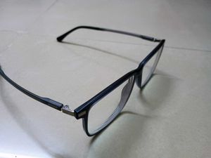 Lenskart Air Grey Unisex Eyeglasses