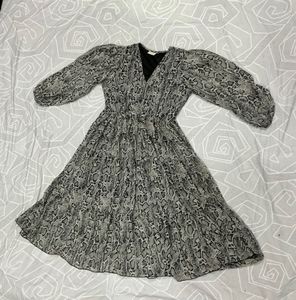 Women FIERCE SNAKE PRINT FLOWY DRESS ( SIZE 2XL)