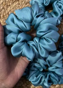 3 Pcs Scrunchies ..