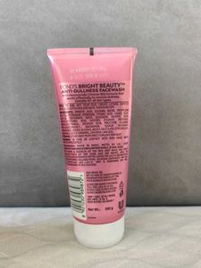 Pond's Bright Beauty Facewash
