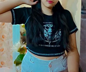 Gorgeous Korean Fitted Black Croptop