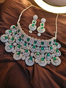 Emerald &amp; Rhinestone Jewelry Set