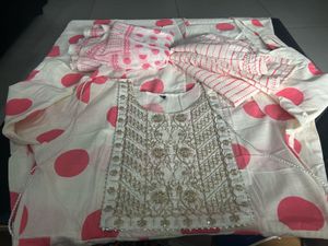 Embroidered Kurti Set Size L
