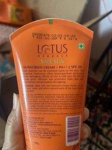 Lotus Herbals Safe Sun SPF 30