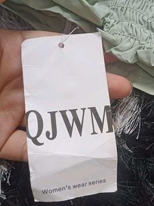 PRETTY TOP( BRAND NEW)