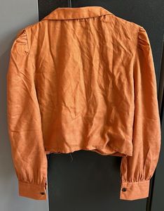 Chic Twisted Front Crop Top