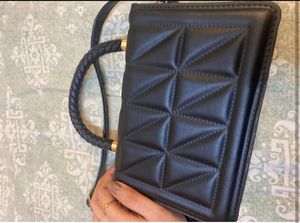 Savana Sling Bag