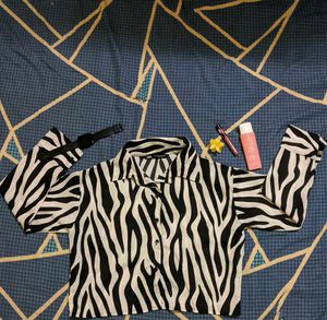 📢Zara Zebra Print Top📢