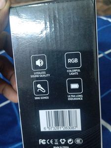 Wireless Speaker With Mic.