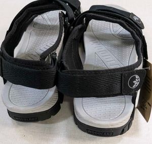 Mens Woodland Black Sandals size 8 🔥