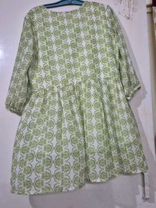 Elegant Green Printed Top