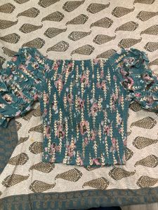 Floral Off-Shoulder Crop Top