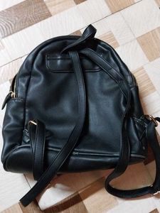 Black Bagpack