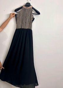 Elegant Black & Gold Maxi Dress💫