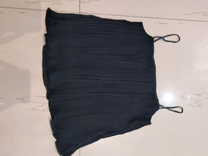 Sleeveless Pleated Black Crop Top