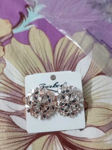 Zymkee Flower Earrings