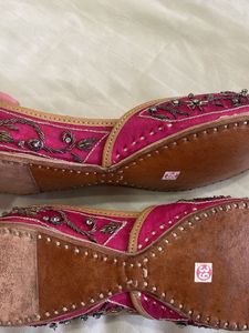 Pink Embellished Juttis