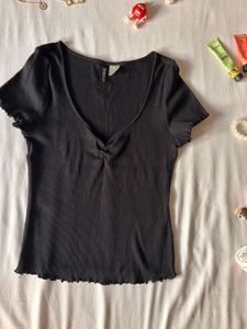 H&amp;M  Black Ribbed V-Neck Top With Lettuce Trimming