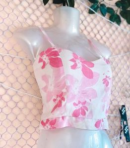 Size S/M🎁Buy 2 Get 1 Free 🎁 Floral Crop Top