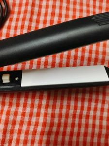 Imported | &#34;Salon Style&#34; Hair Straightner