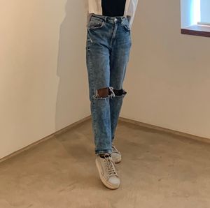 H&amp;M Knee Ripped Jeans