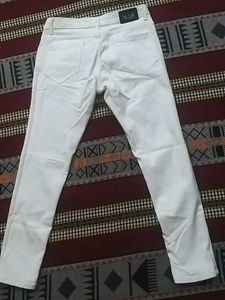 Classic White Slim Fit Denim Jeans