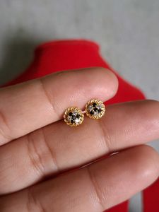 Stud Earrings Gold
