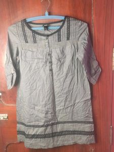 H&M Gray Button-Up Top