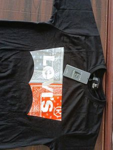 Levi&#39;s Graphic Tee