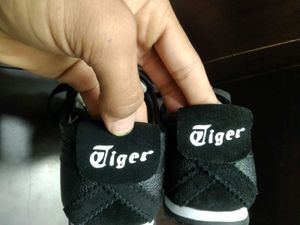 Onitsuka Tiger And Iphone 11