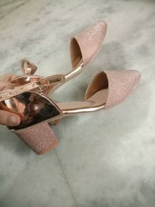 Rose Gold heels🌸