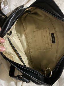 SALE🎀 !!Authentic Imported Nine West Leather Bag