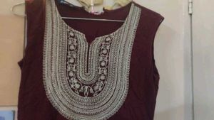 Embroidered Sleeveless Kurta