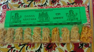 Vintage Dasha Abatara Figurine Set