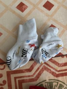 New Born Baby Cotton Socks and Mittens