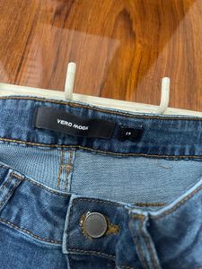 Vero Moda Embroidered Jeans