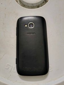 Nokia Lumia 710 8gb 3g Windows Phone With Battery.