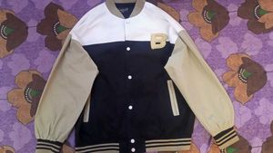 Shuaigihuoban Beige Lightweight Jacket – Unisex