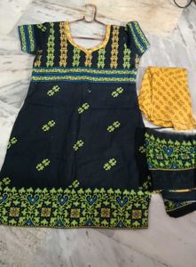 Beautiful Floral Print Kurti Set