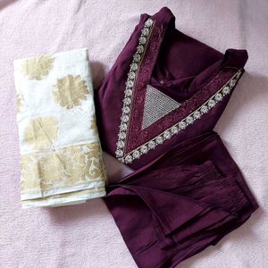 Embroidery V Neck Kurta With Lining