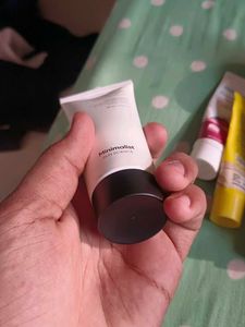 Minimalist Light Fluid Spf 50 Sunscreen