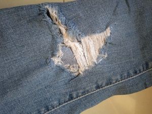 LEVIS light Blue Torned Jeans.